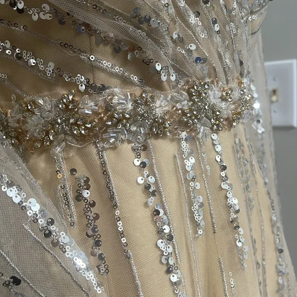 Mac Duggal Evening dress Size 4 - Picture 3 of 10